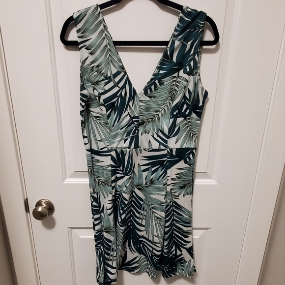 12/$30 ππ€ EUC green palm frawn dress dress! - Picture 2 of 9